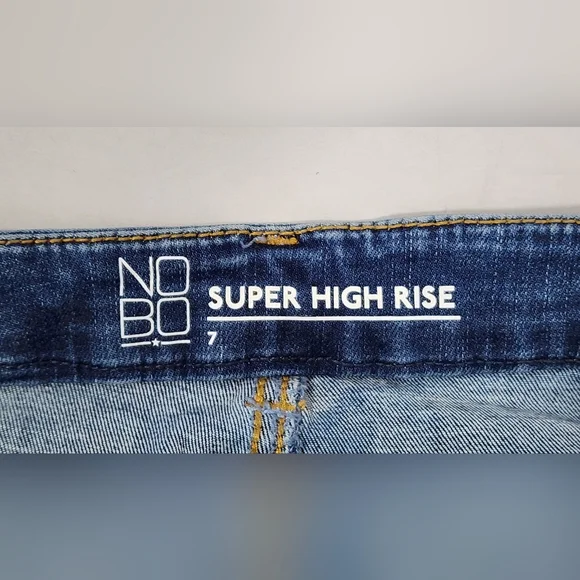 NO BOUNDARIES SUPER HIGH RISE JUNIORS JEANS, SIZE 7, DARK WASH, BLUE - Picture 6 of 13